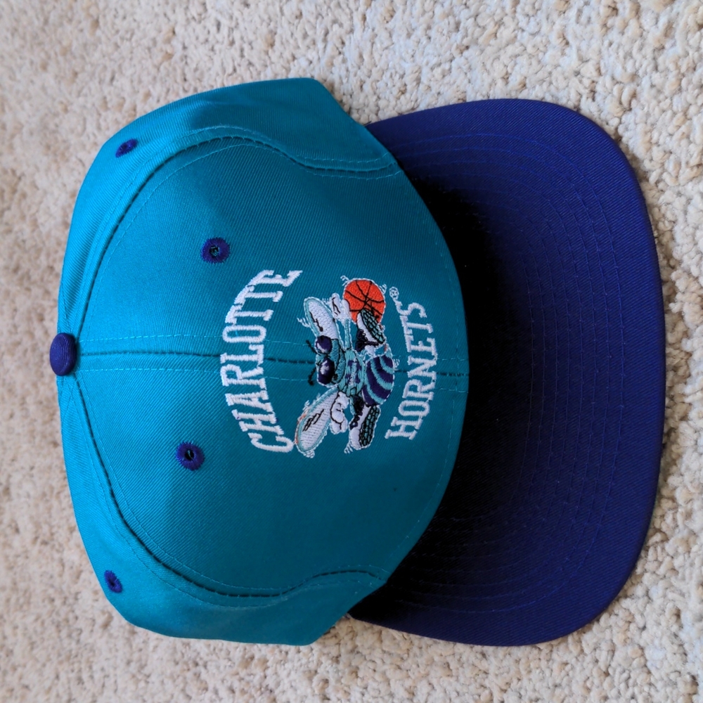 Vintage Charlotte Hornets Snapback Hat